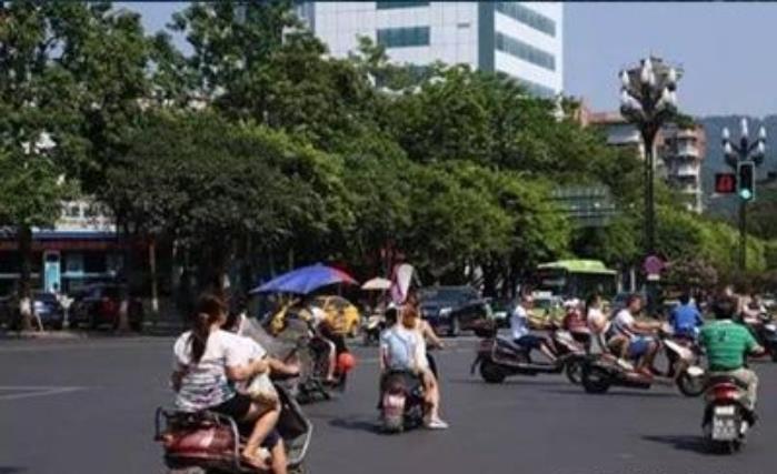 電動車充電樁發展前景和運營策略